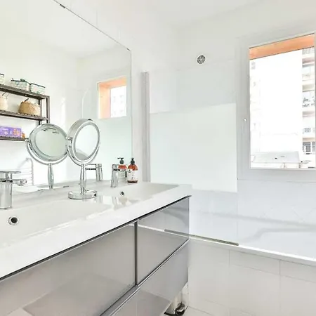 Charming House In A Spacious Setting ホテル 4*